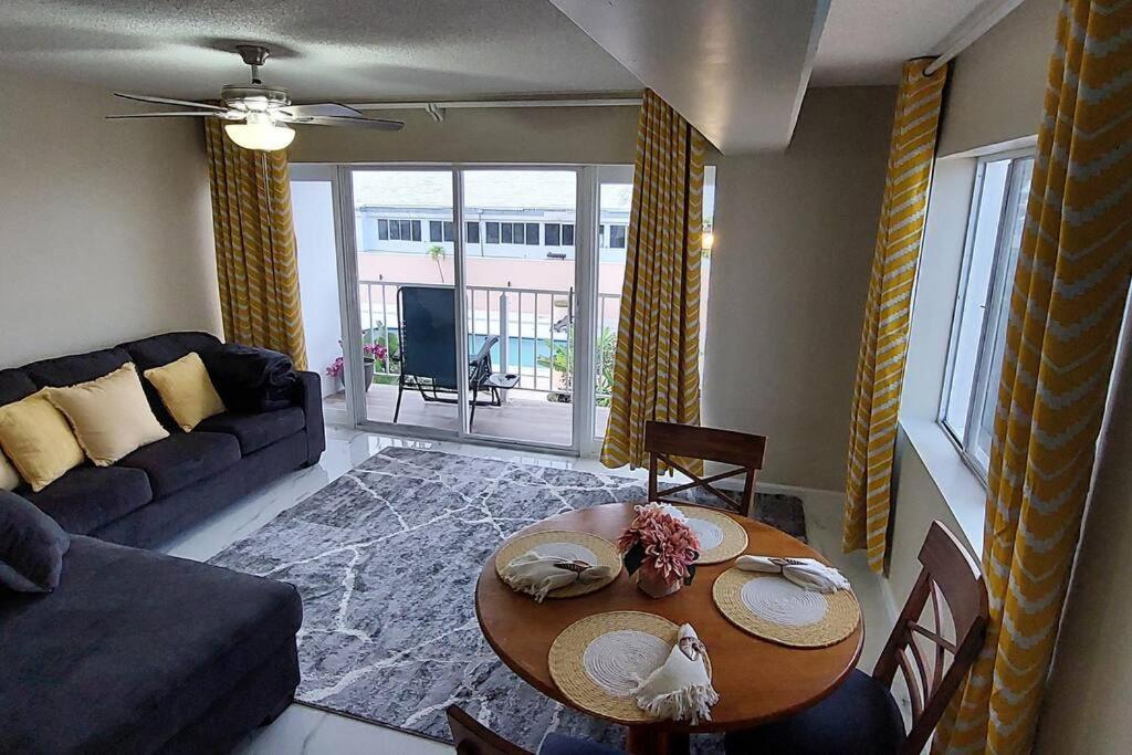 Nassau Harbour Cozy 2 Bedroom Condo Dış mekan fotoğraf