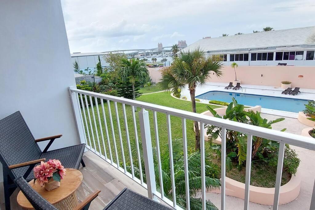 Nassau Harbour Cozy 2 Bedroom Condo Dış mekan fotoğraf