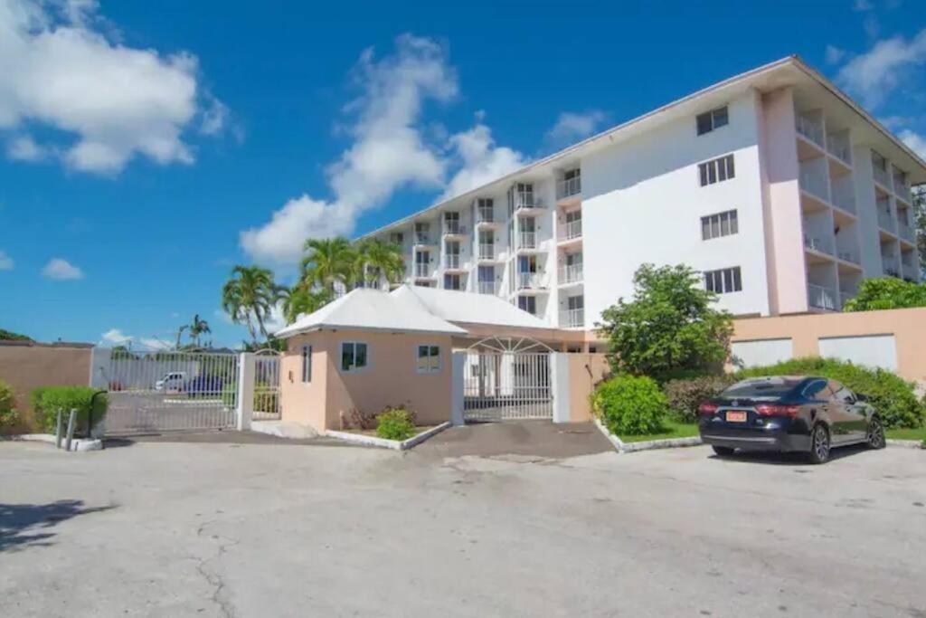Nassau Harbour Cozy 2 Bedroom Condo Dış mekan fotoğraf