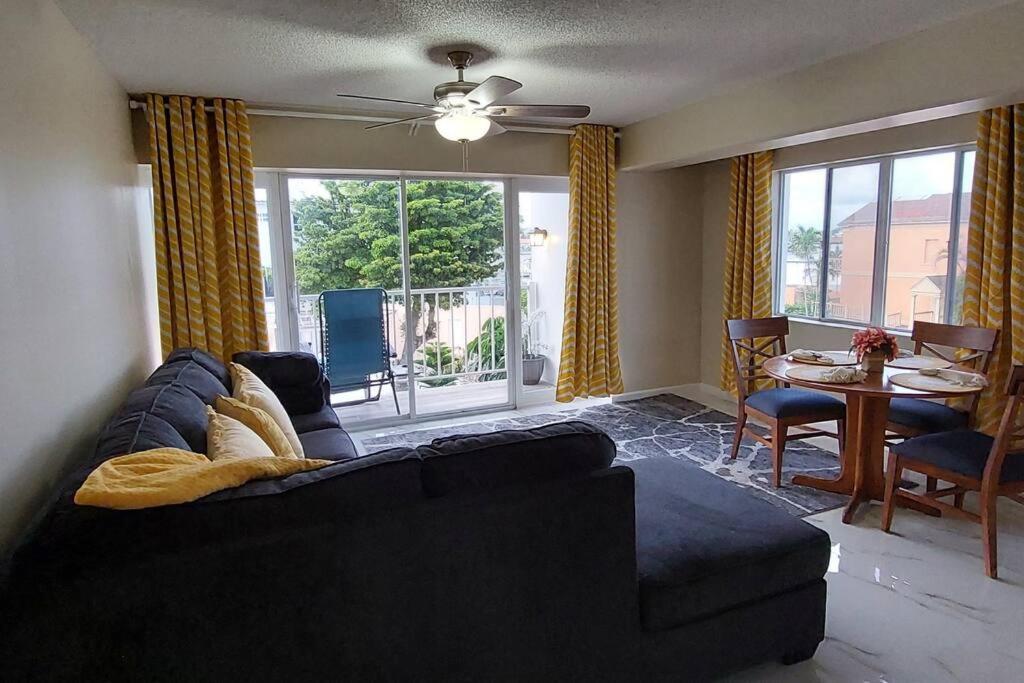 Nassau Harbour Cozy 2 Bedroom Condo Dış mekan fotoğraf
